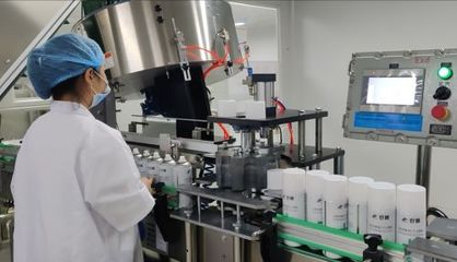 各行各業都在搶直播人才 浙江襪廠開出百萬年薪